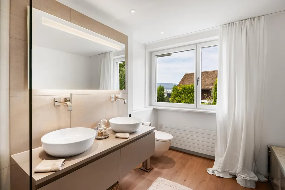 Attraktive 3.5-Zimmer-Wohnung mit Gartenidylle in Herrliberg
