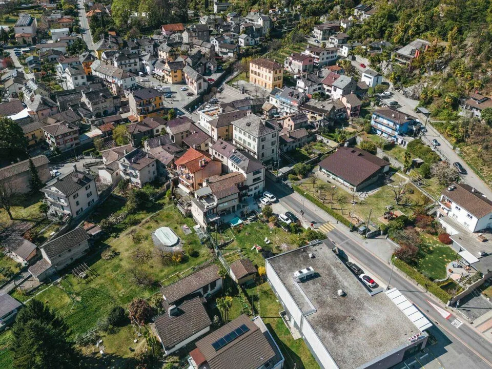 ZU VERKAUFEN IN VERSCIO - EINFAMILIENHAUS IN DER ALTSTADT