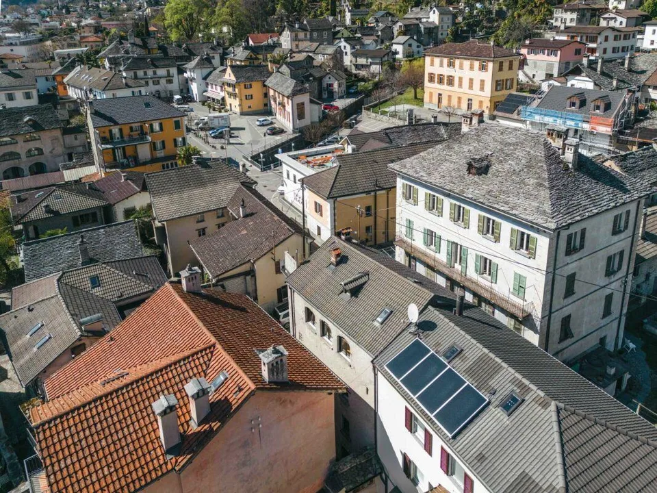 ZU VERKAUFEN IN VERSCIO - EINFAMILIENHAUS IN DER ALTSTADT