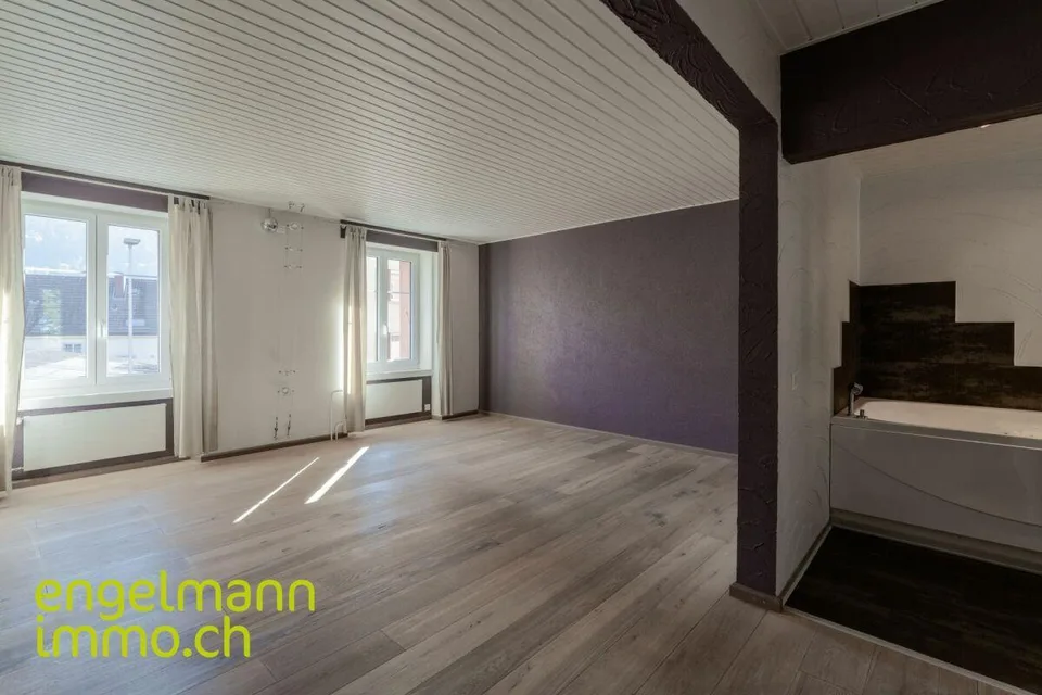Spacieux appartement en duplex de 8.5 pièces / Grosse 8.5-Zimmer Duplexwohnung – Foto 9 von 16