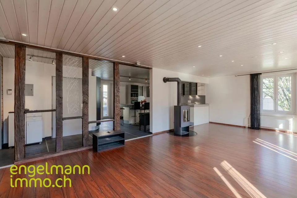 Spacieux appartement en duplex de 8.5 pièces / Grosse 8.5-Zimmer Duplexwohnung