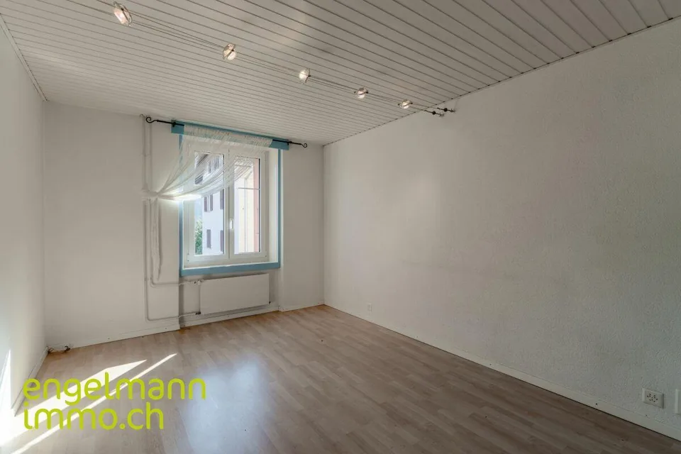 Spacieux appartement en duplex de 8.5 pièces / Grosse 8.5-Zimmer Duplexwohnung – Foto 12 von 16