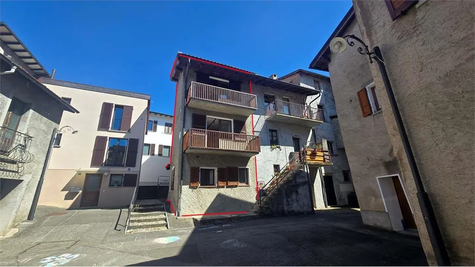 Nucleo di Vezia: casa 3 livelli rinnovata con charme ticinese