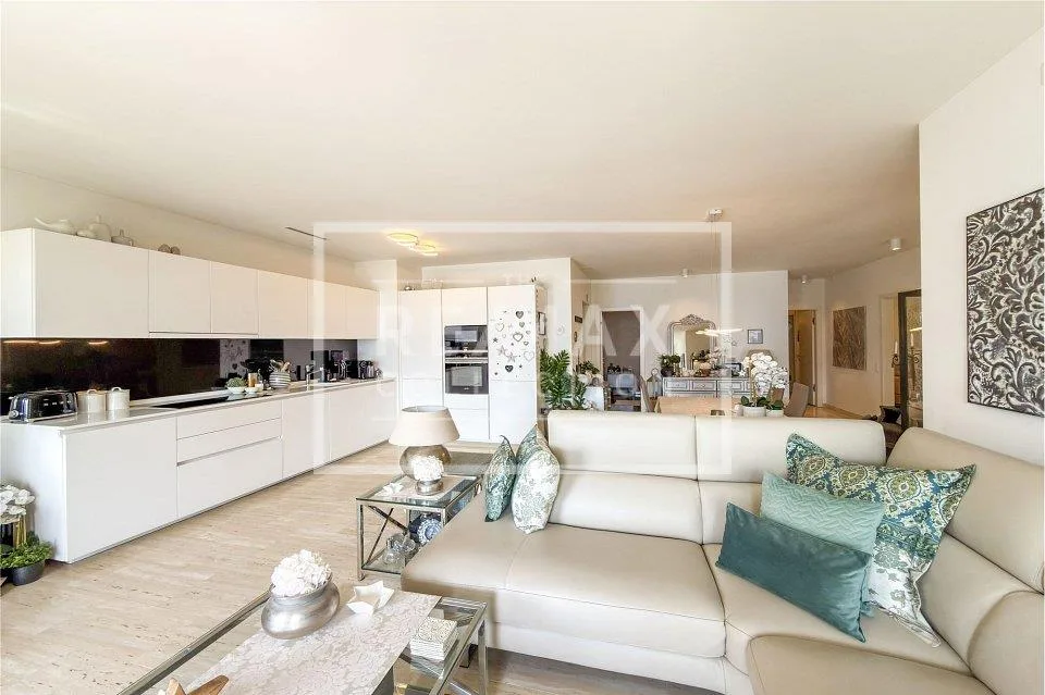 4.5-Zimmer Luxuswohnung mit Seeblick