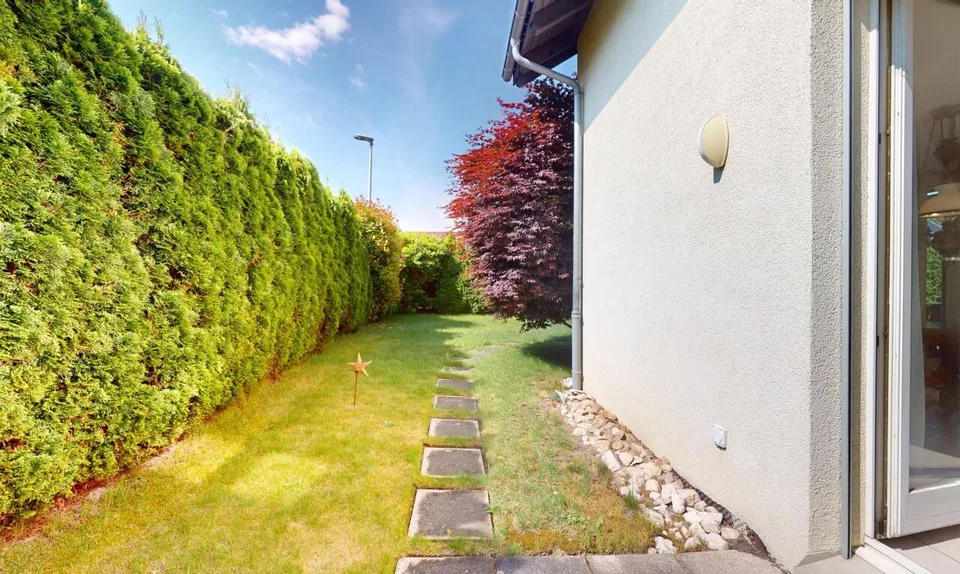 Casa unifamiliare con giardino idilliaco e garage separato – foto 12 di 18