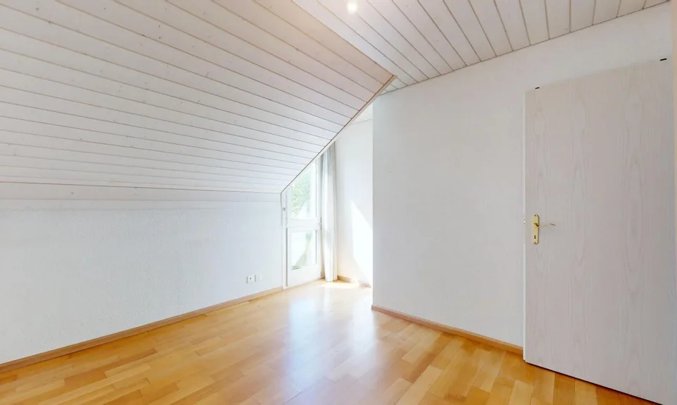Casa unifamiliare con giardino idilliaco e garage separato – foto 8 di 18