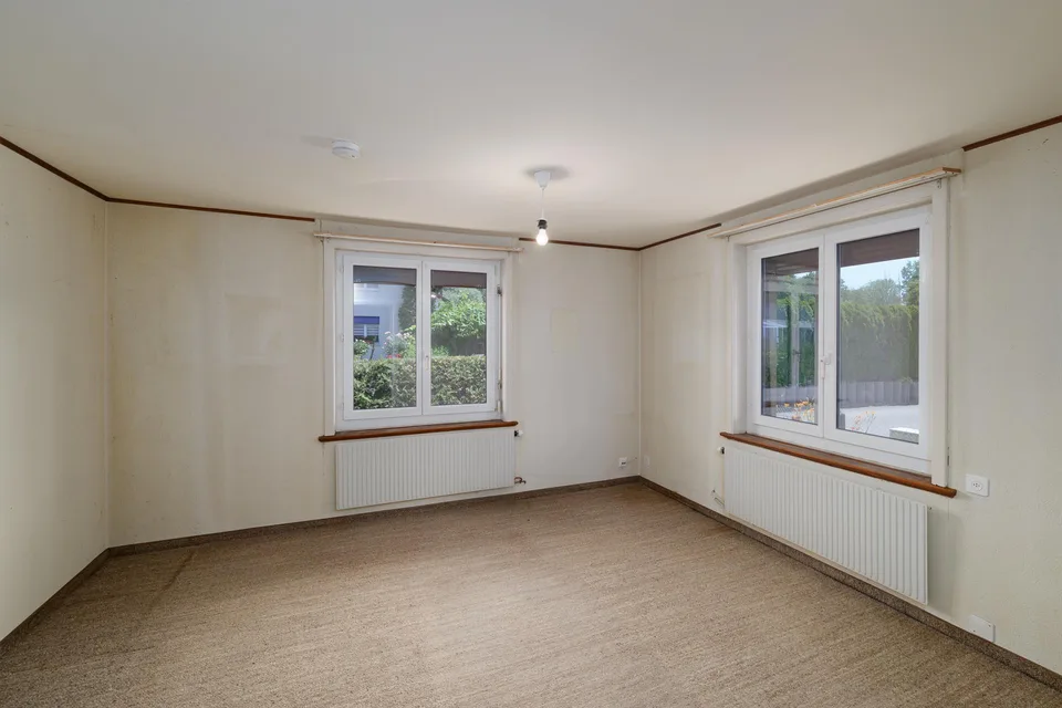 Freistehendes 5-Zimmer-Einfamilienhaus mit Garten in Studen – Foto 12 von 33