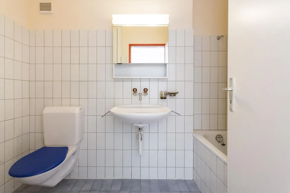 Lage 2,5 Zimmer mit kostenlosen Kaution