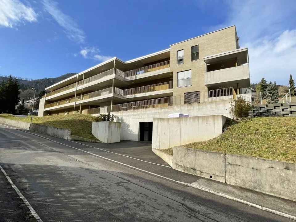 Moderne 2½-Zimmer-Attikawohnung mit grosszügiger Terrasse in Walden...