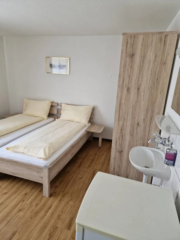 Möblierte Zimmer mit Hotelservice