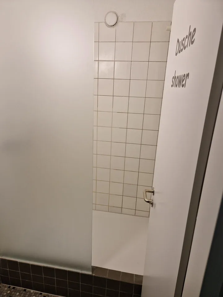 Möblierte Zimmer mit Hotelservice