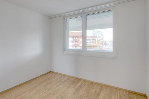Moderne Attikawohnung im Aarberg-Center
