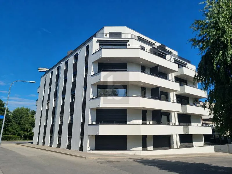 CONFORT MODERNE DANS UN EMPLACEMENT IDÉAL