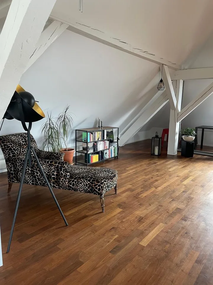 Bel appartement mansardé à louer à Liebefeld