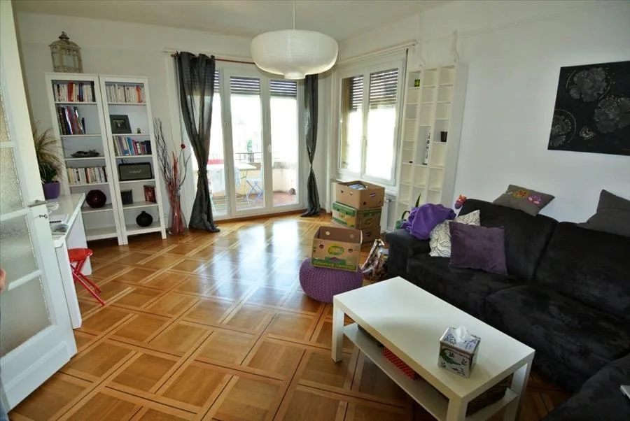 Ihr Apartment unter der Station in einem angenehmen Viertel