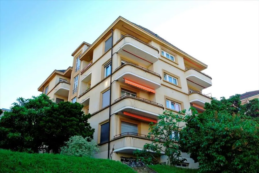 Ihr Apartment unter der Station in einem angenehmen Viertel