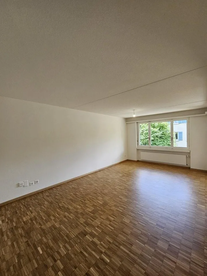 Appartement rénové à la gare de Zürich-Affoltern