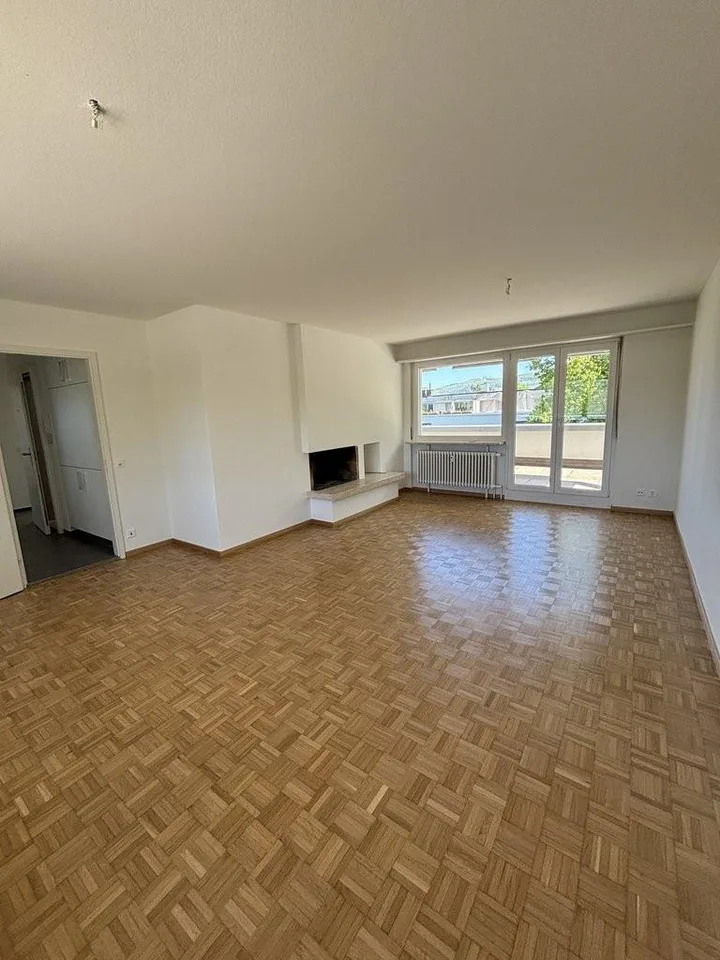Appartamento in mansarda parzialmente ristrutturato con vista sul verde – foto 7 di 9