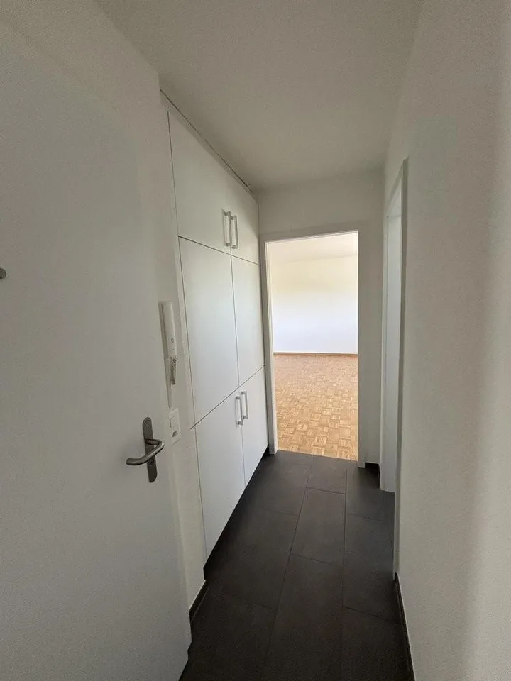 Appartamento in mansarda parzialmente ristrutturato con vista sul verde – foto 6 di 9
