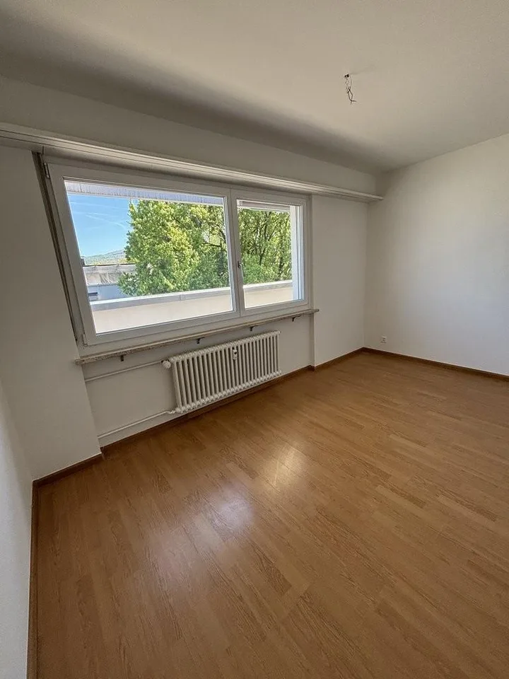 Appartamento in mansarda parzialmente ristrutturato con vista sul verde – foto 9 di 9