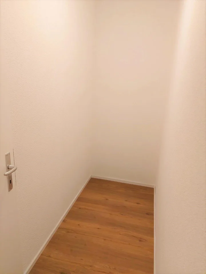 Sanierte 4.5-Zimmerwohnung mit Balkon und Lift – Foto 10 von 12