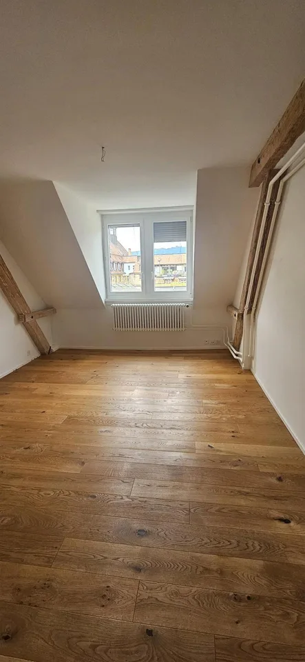 charmante 3.5 Zimmer-Maisonettewohnung in Zürich – Foto 9 von 13