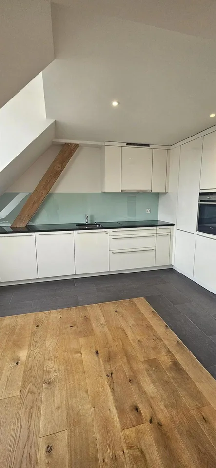 Incantevole appartamento maisonnette 3,5 locali a Zurigo