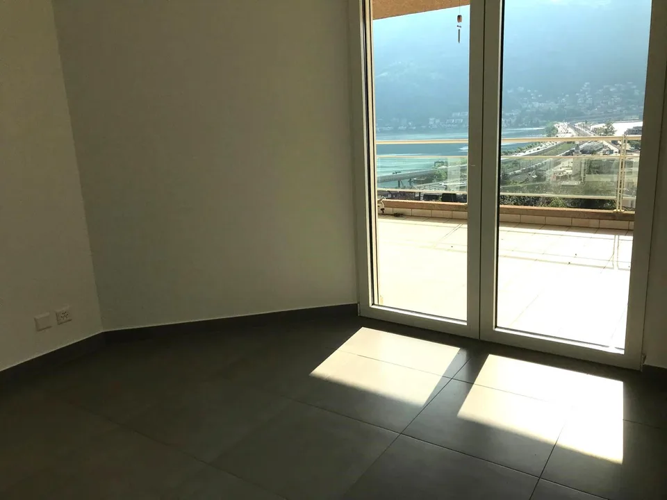 Dachgeschoss 3.5 Zimmer mit herrlicher Terrasse und Seeblick – Foto 8 von 13