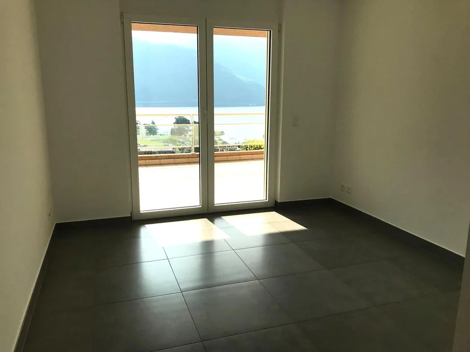 Dachgeschoss 3.5 Zimmer mit herrlicher Terrasse und Seeblick – Foto 9 von 13