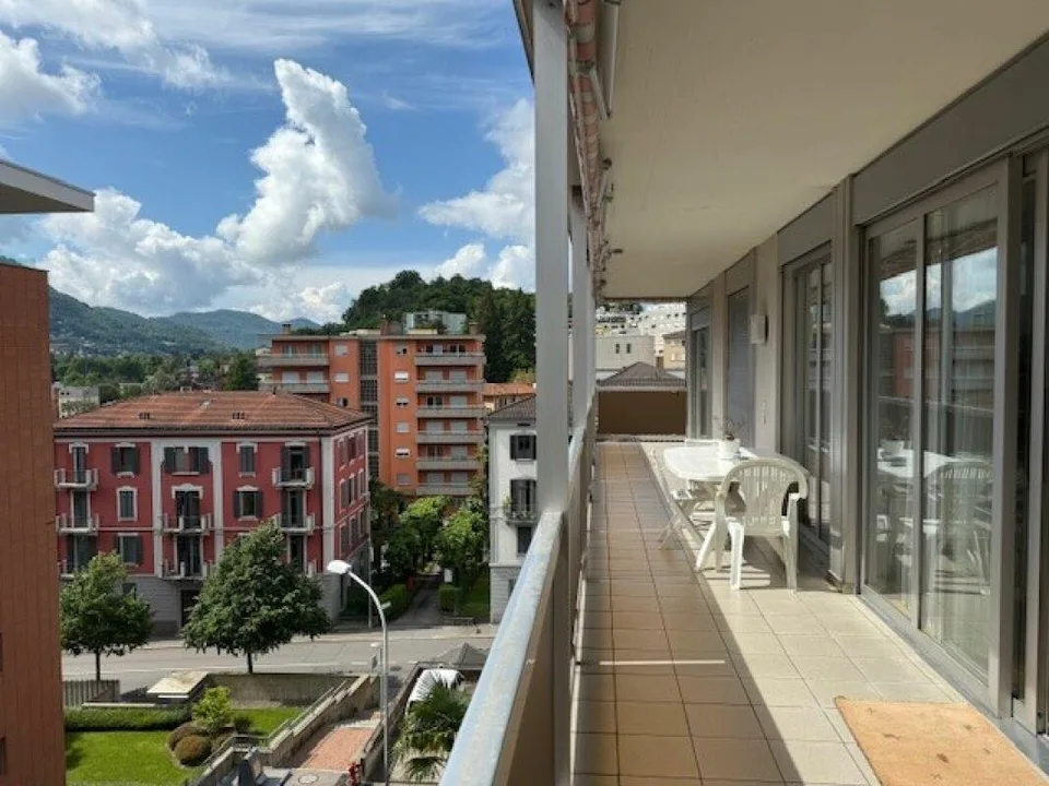 Appartamento 5.5 locali con ampia terrazza - zona prestigiosa di Lu...