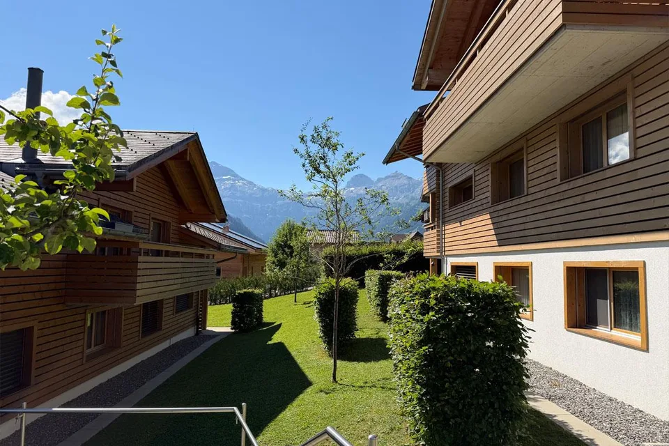 Appartamento per vacanze luminoso di 3½ stanze nel bellissimo resort di vacanze di Lenk!