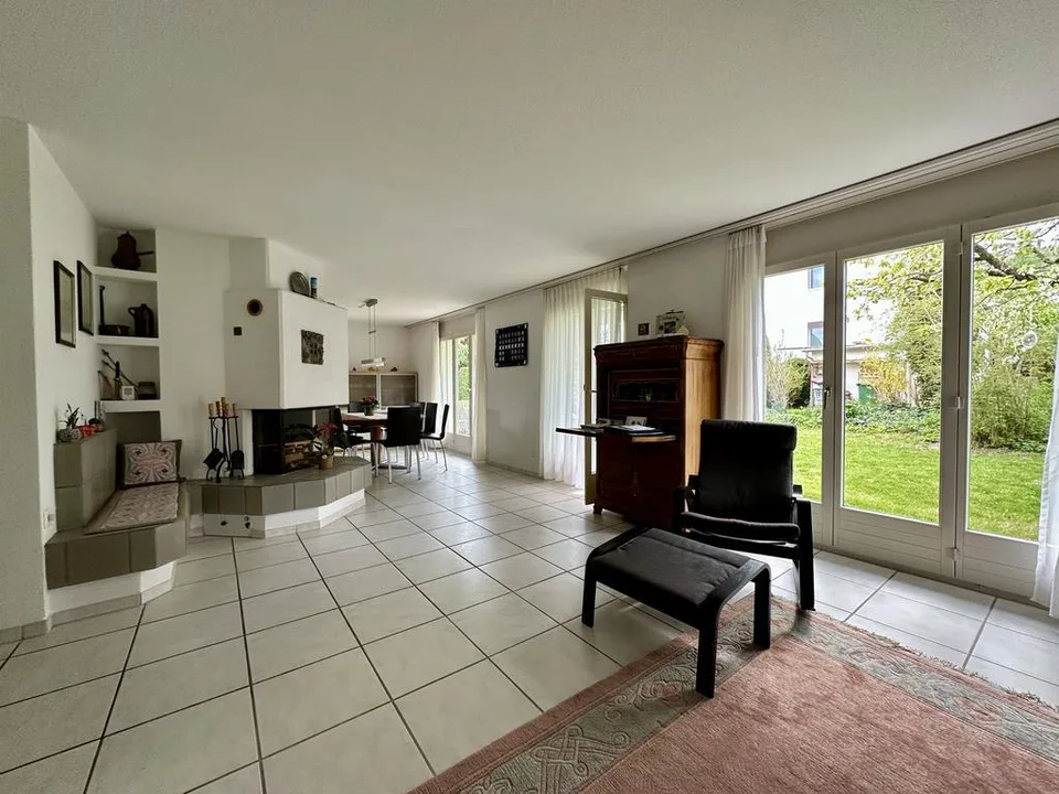 Casa unifamiliare ben curata con paradiso giardino, ideale per le famiglie