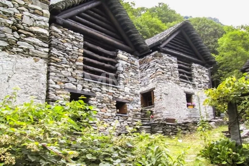 3 bellissimi rustici riattati - reddito garantito
