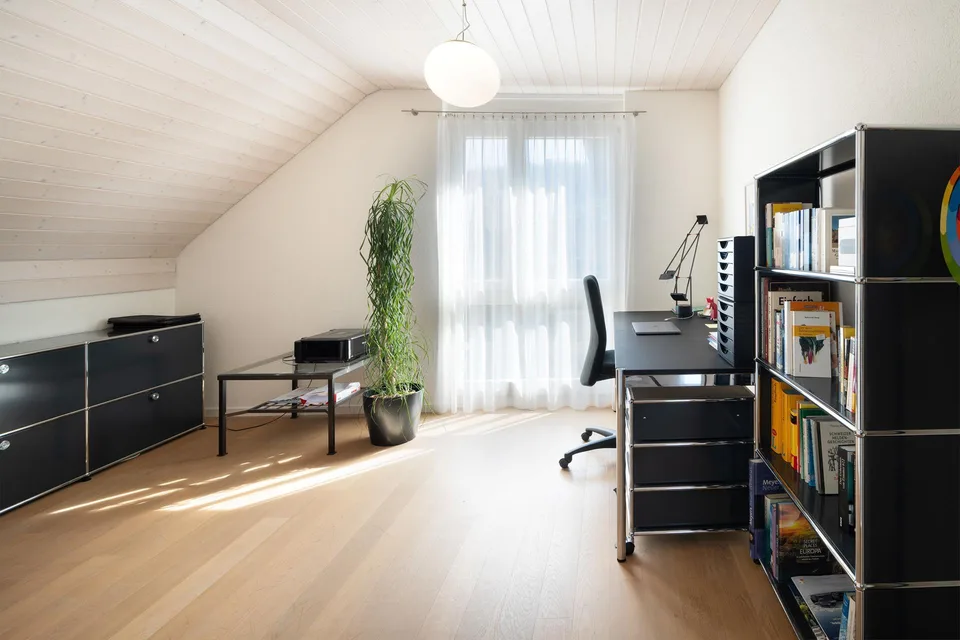 Ideal für Familien: Freistehendes Einfamilienhaus mit Garten – Foto 14 von 18