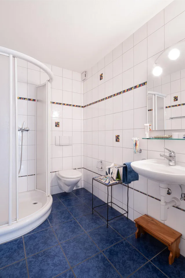 Ideal für Familien: Freistehendes Einfamilienhaus mit Garten – Foto 11 von 18