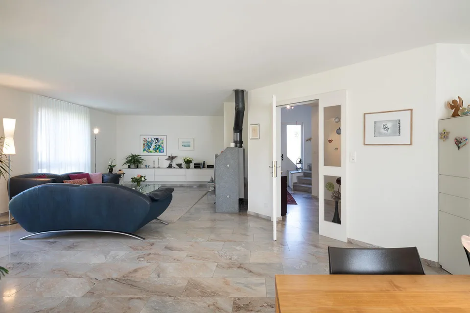 Ideal für Familien: Freistehendes Einfamilienhaus mit Garten – Foto 8 von 18