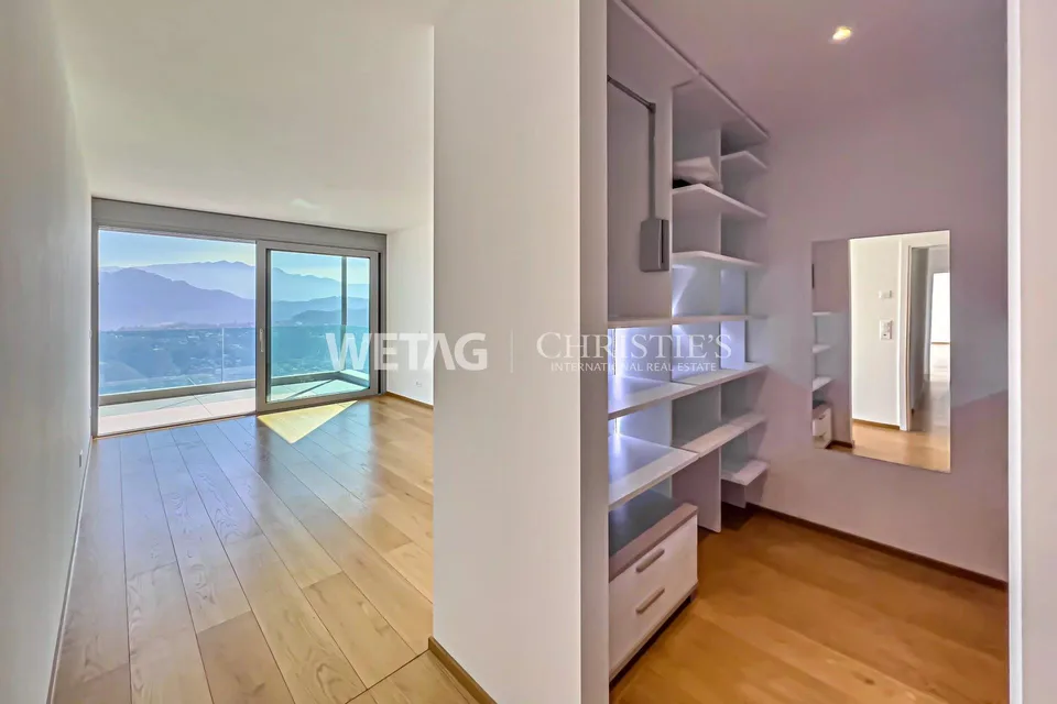 Prestigeträchtige Wohnung mit spektakulärem Blick auf den Luganerse...
