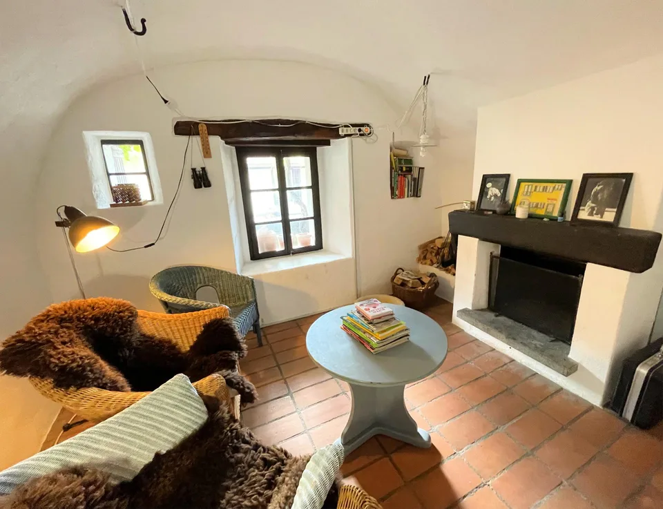 Maison rustique originale à Val Morobbia pour les amants de la tranquillité