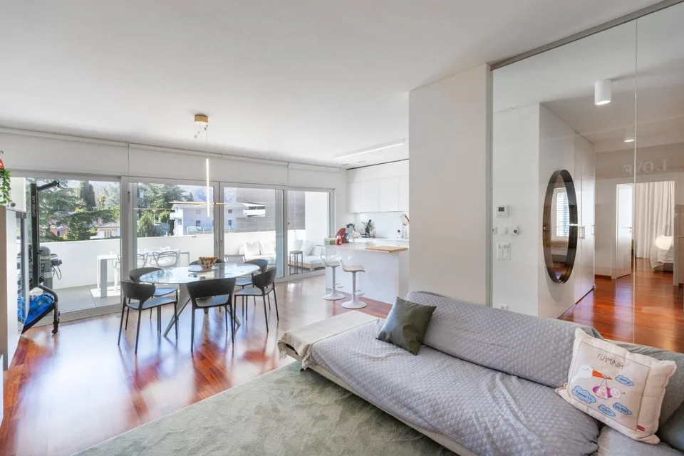 Appartamento attico di 4.5 locali con vista aperta a Lugano-Besso