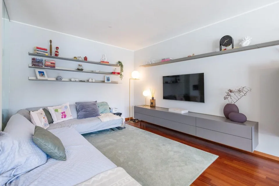 Atticapartment mit 4.5 Zimmern und freier Sicht in Lugano-Besso