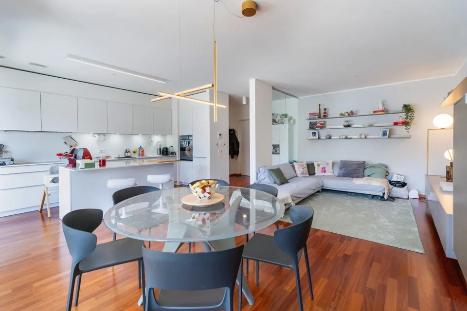 Atticapartment mit 4.5 Zimmern und freier Sicht in Lugano-Besso