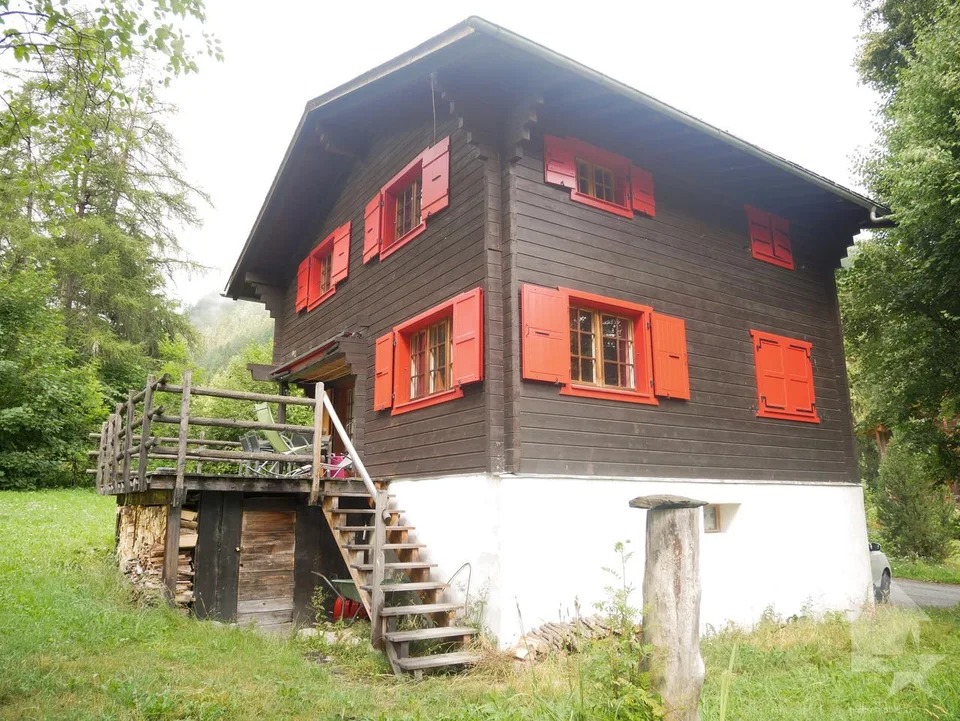 Magnifique chalet à 10 minutes de la Fouly !