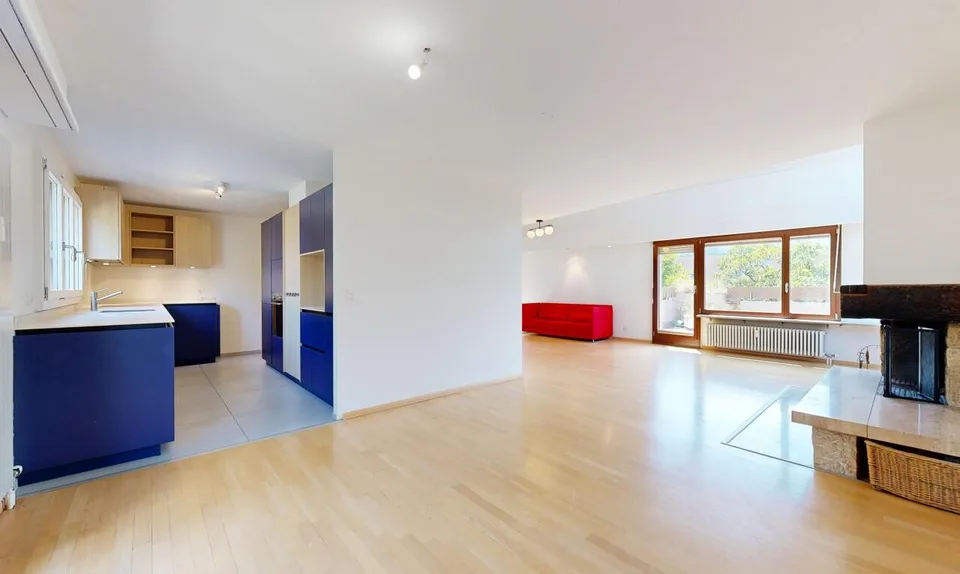 Penthouse Maisonette with Gallery, Terrace and Plenty of Privacy