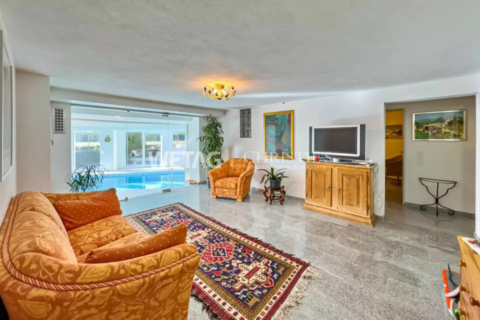 Lugano-Curio: elegante Villa mit Innenpool, unabhängiger Gäste-Dépendance & Möglichkeit eines Zweitwohnsitz zu verkaufen – Foto 8 von 13