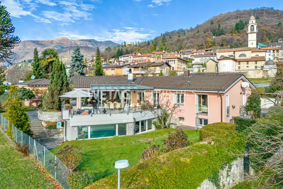 Lugano-Curio: elegante Villa mit Innenpool, unabhängiger Gäste-Dépe...