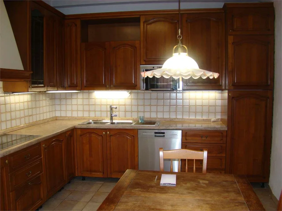 Spacious 5.5-Room House with Lake Views in Figino