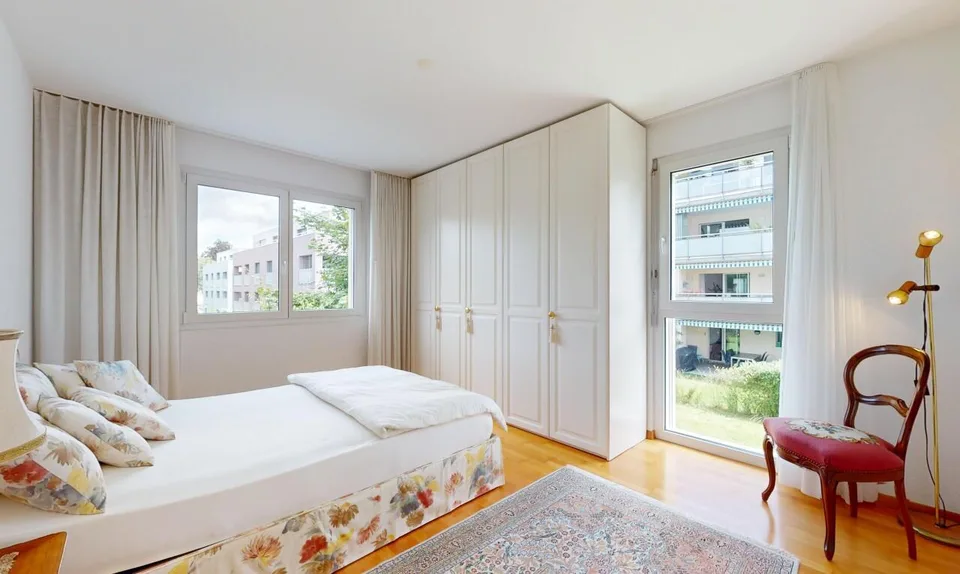 Appartement spacieux de 4,5 pièces avec loggia dans un emplacement central et calme