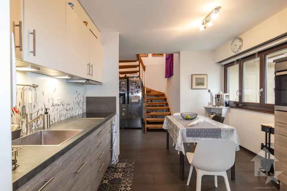 Charmant duplex 5.5 pièces en attique entièrement rénové avec goût – Foto 13 von 21
