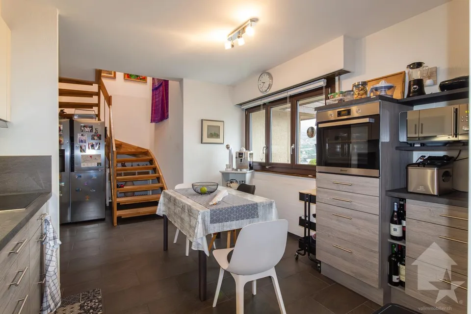 Charmant duplex 5.5 pièces en attique entièrement rénové avec goût