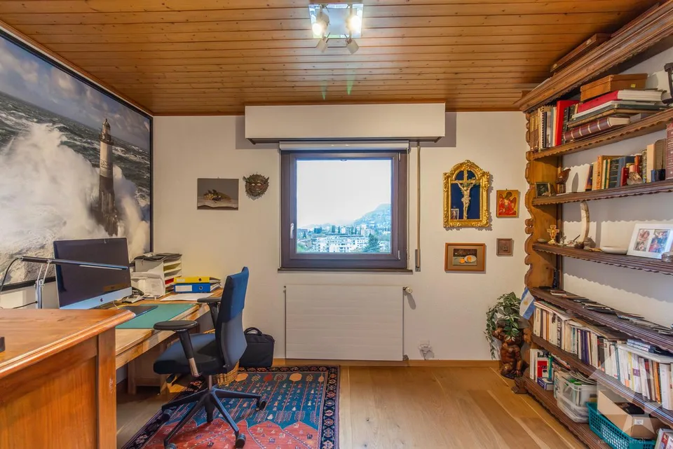 Charmant duplex 5.5 pièces en attique entièrement rénové avec goût – Foto 16 von 21
